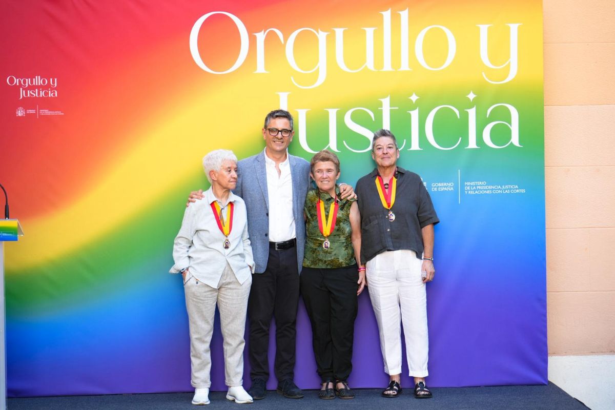 {{ noticia.titulo }